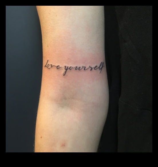 Simboliski insulti: jēgpilnu tetovējumu modeļu izpēte