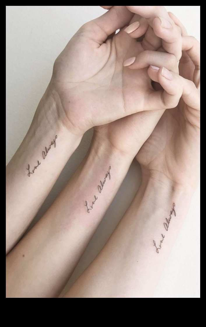 Gracioza tinte: izsmalcinātība displejā ar plaukstas tetovējumiem