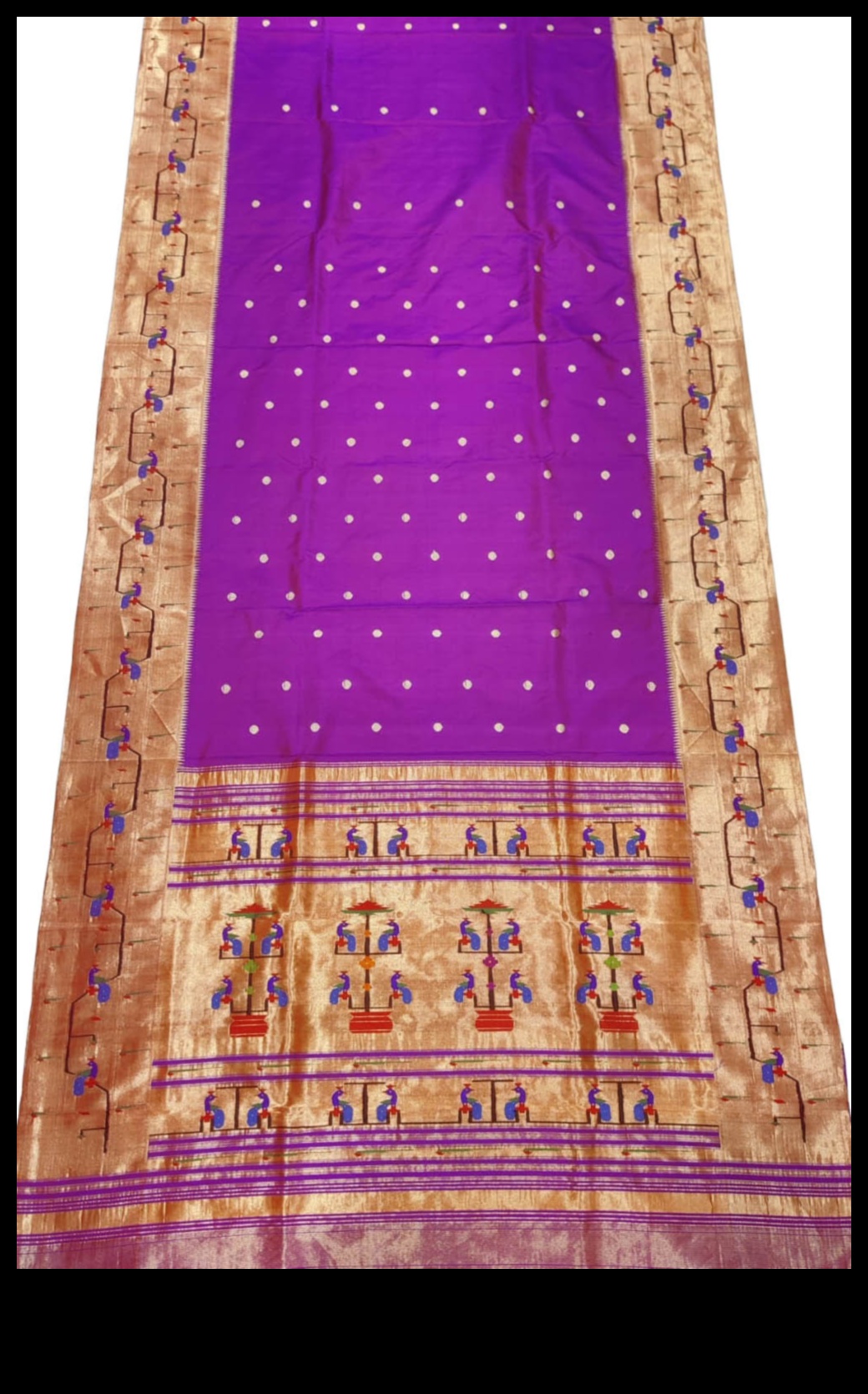 Imperatora elegance: Regal Beauty apgaismots ar japāņu tinti