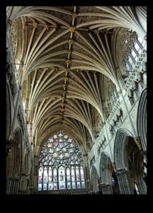 Kapelu hronikas: mākslinieciskās izpausmes gotiskajās kapelās