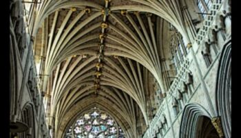 Kapelu hronikas: mākslinieciskās izpausmes gotiskajās kapelās